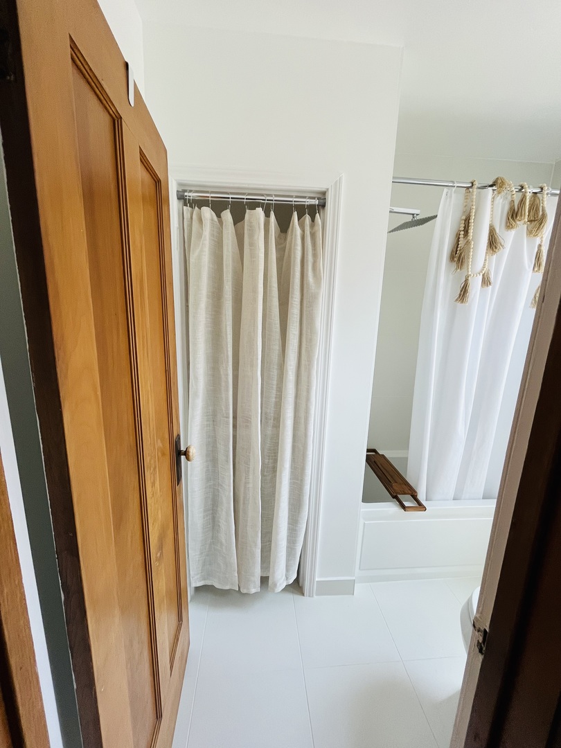 5133 W Wrightwood Avenue #2, Chicago, IL 60639