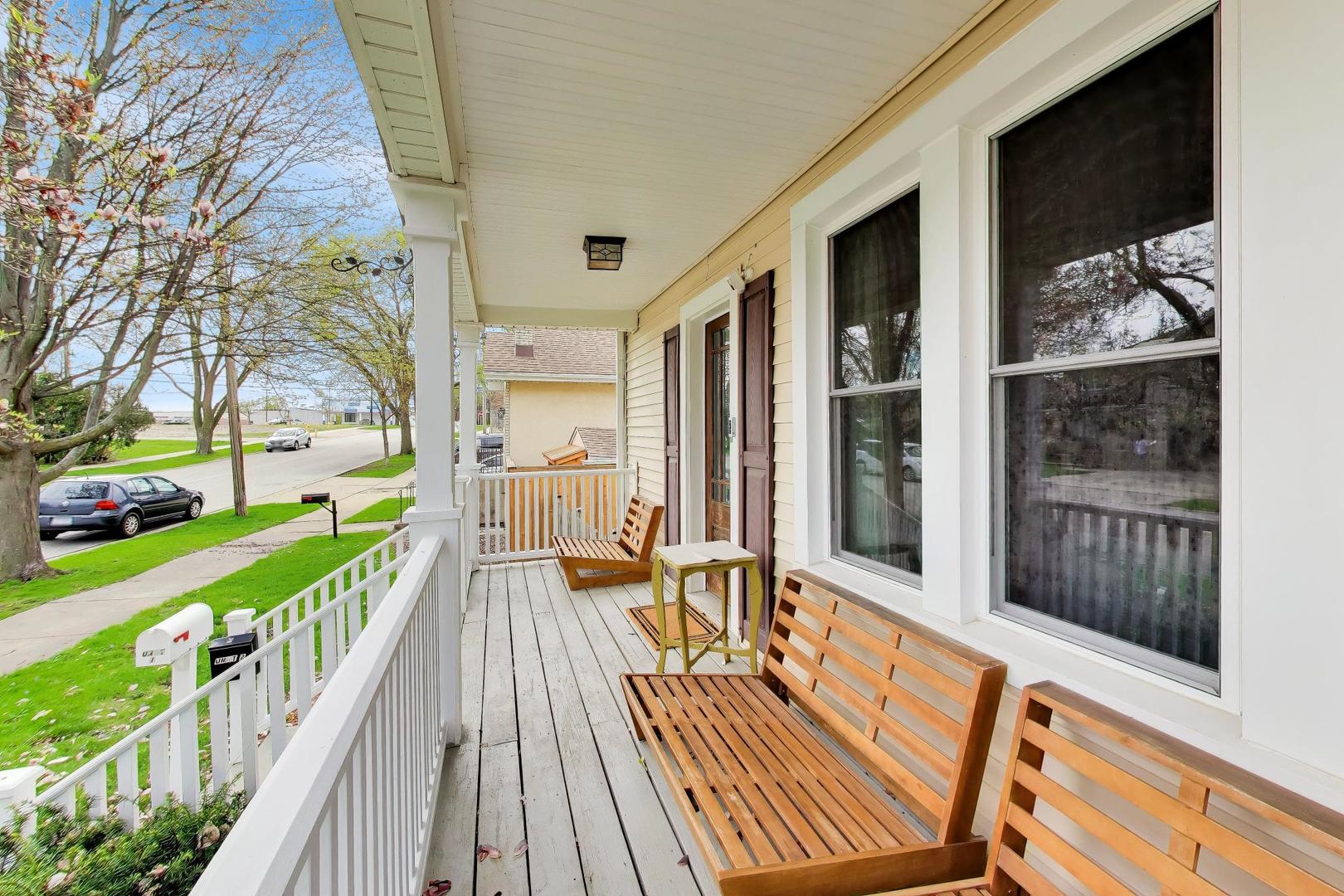 7006 W Jarvis Avenue, Niles, IL 60714