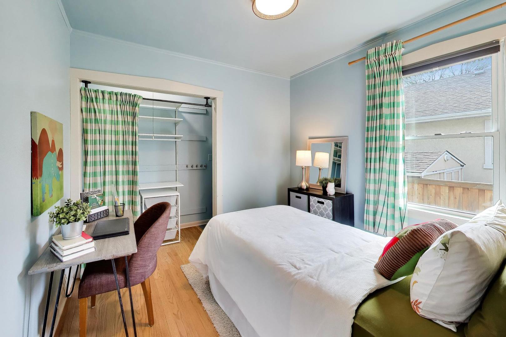 7006 W Jarvis Avenue, Niles, IL 60714