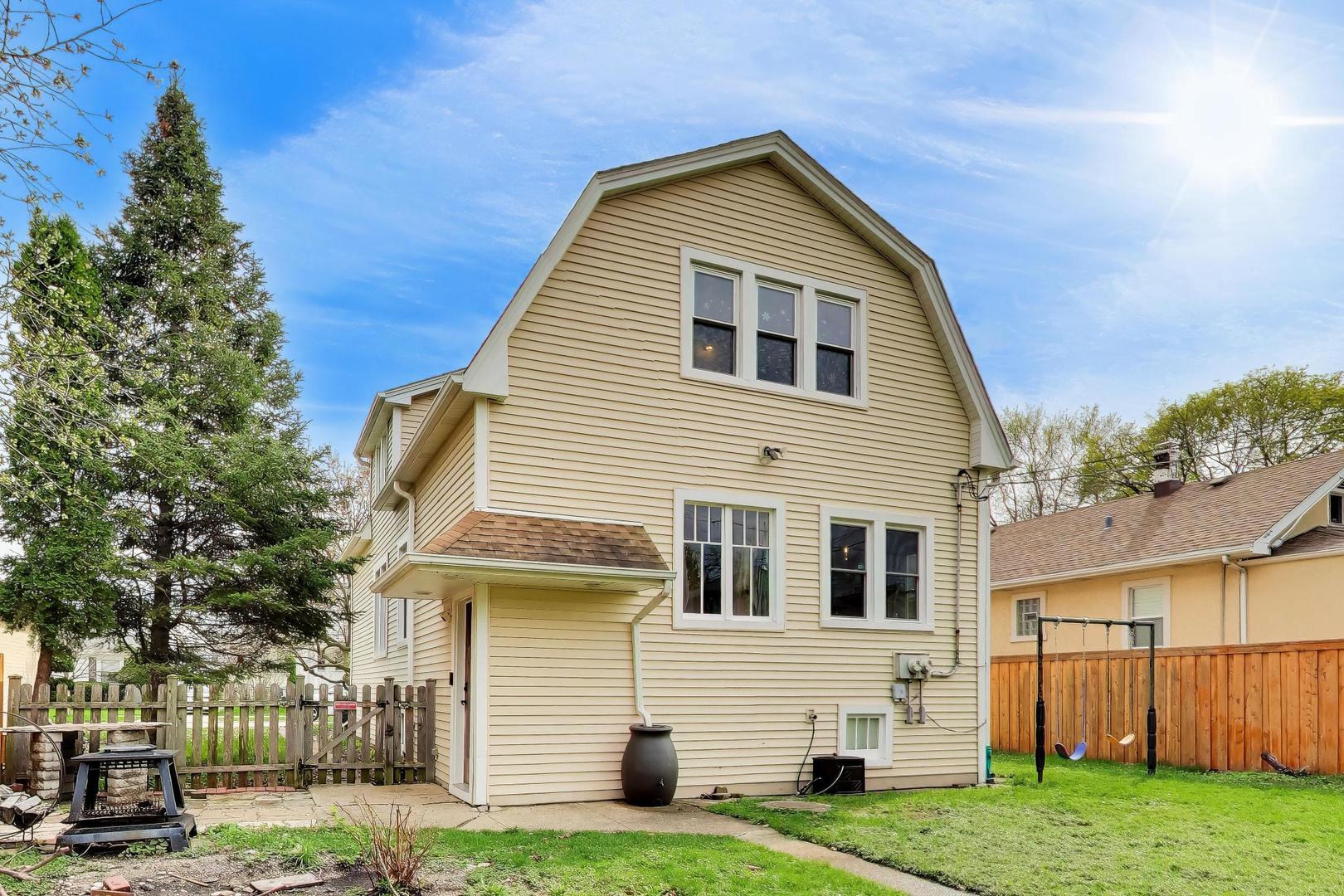 7006 W Jarvis Avenue, Niles, IL 60714