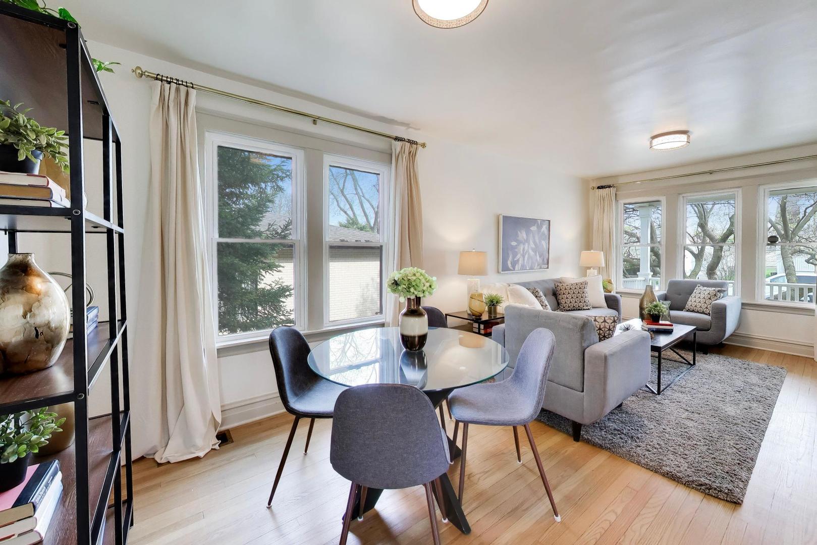 7006 W Jarvis Avenue, Niles, IL 60714