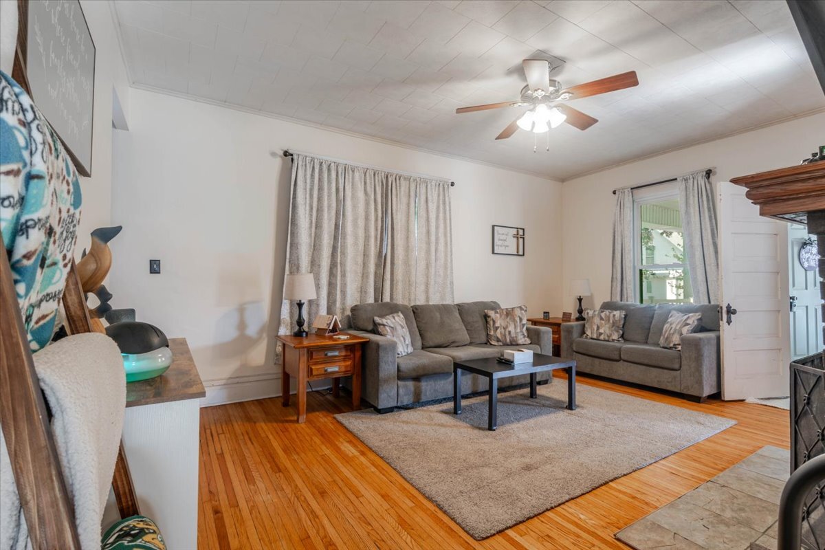 117 W Humiston Street, Pontiac, IL 61764