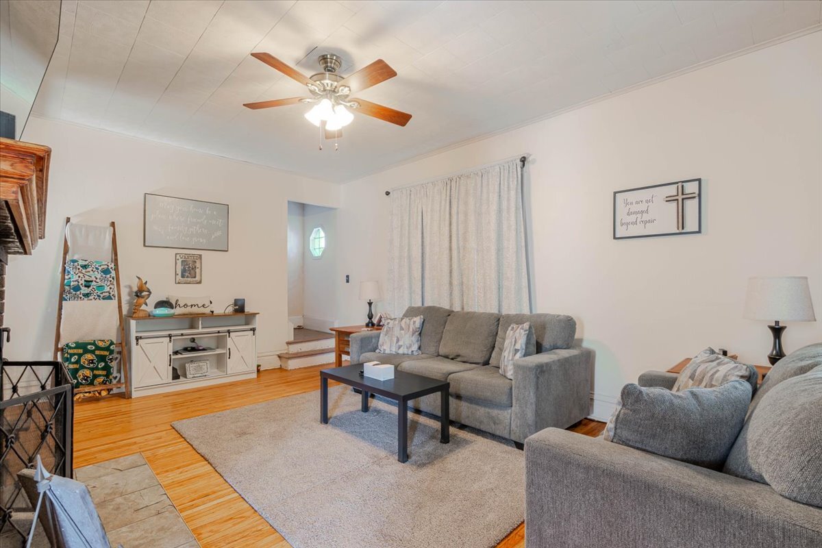 117 W Humiston Street, Pontiac, IL 61764