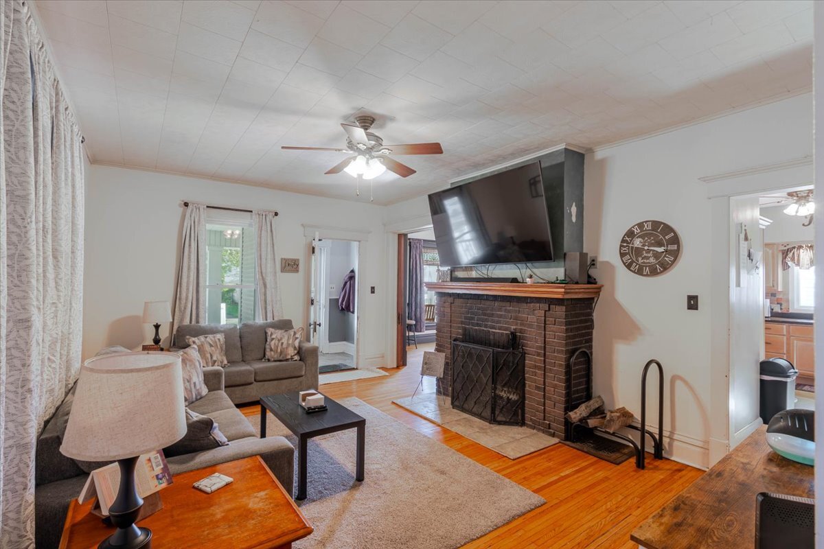 117 W Humiston Street, Pontiac, IL 61764