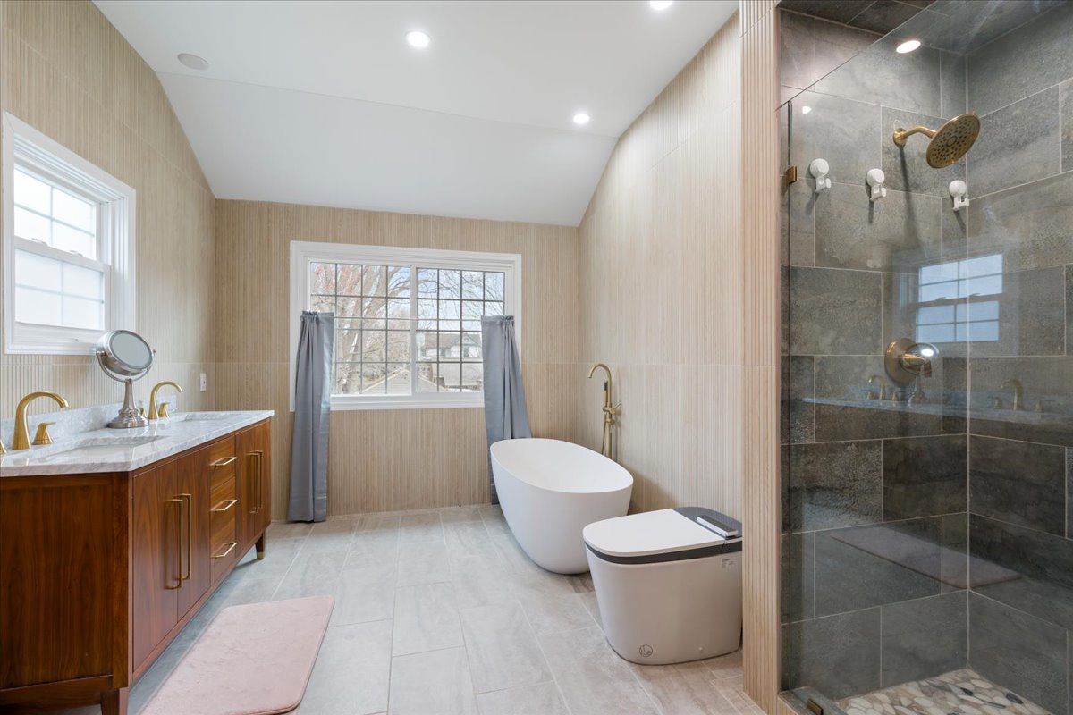 4309 Market Street, Crystal Lake, IL 60012