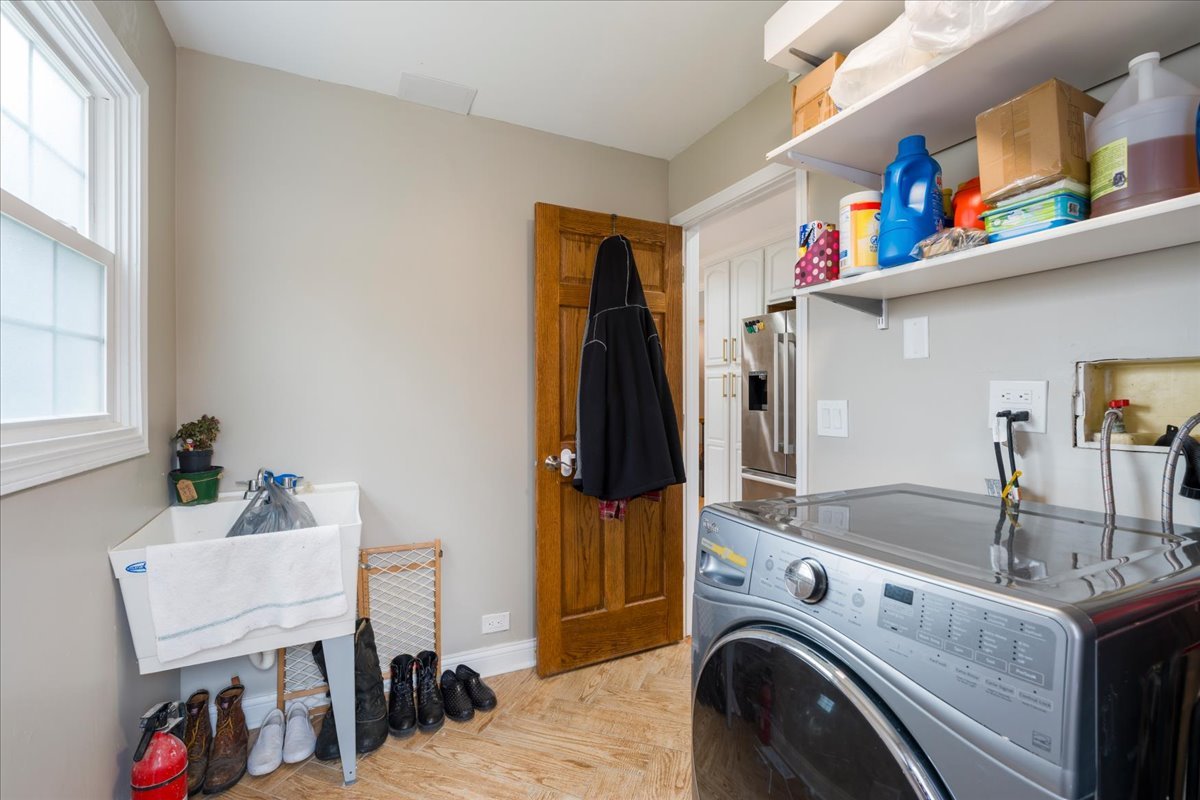 4309 Market Street, Crystal Lake, IL 60012