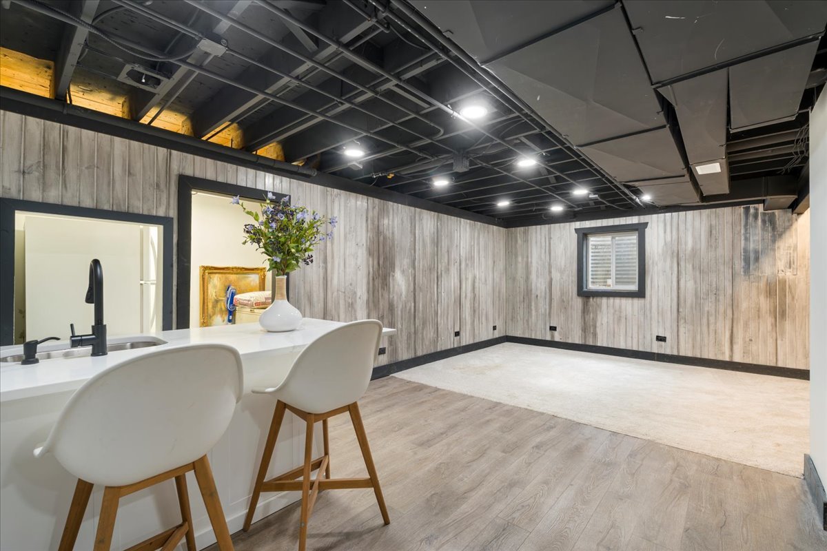 4309 Market Street, Crystal Lake, IL 60012