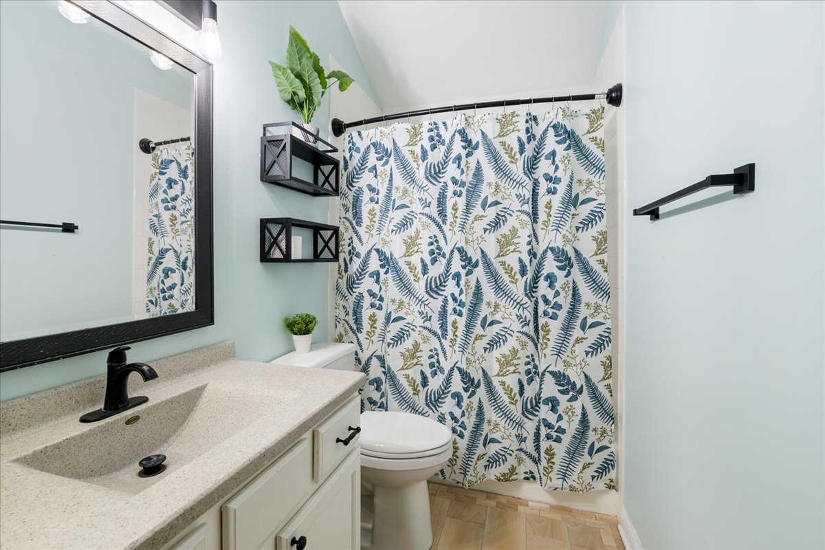 4309 Market Street, Crystal Lake, IL 60012