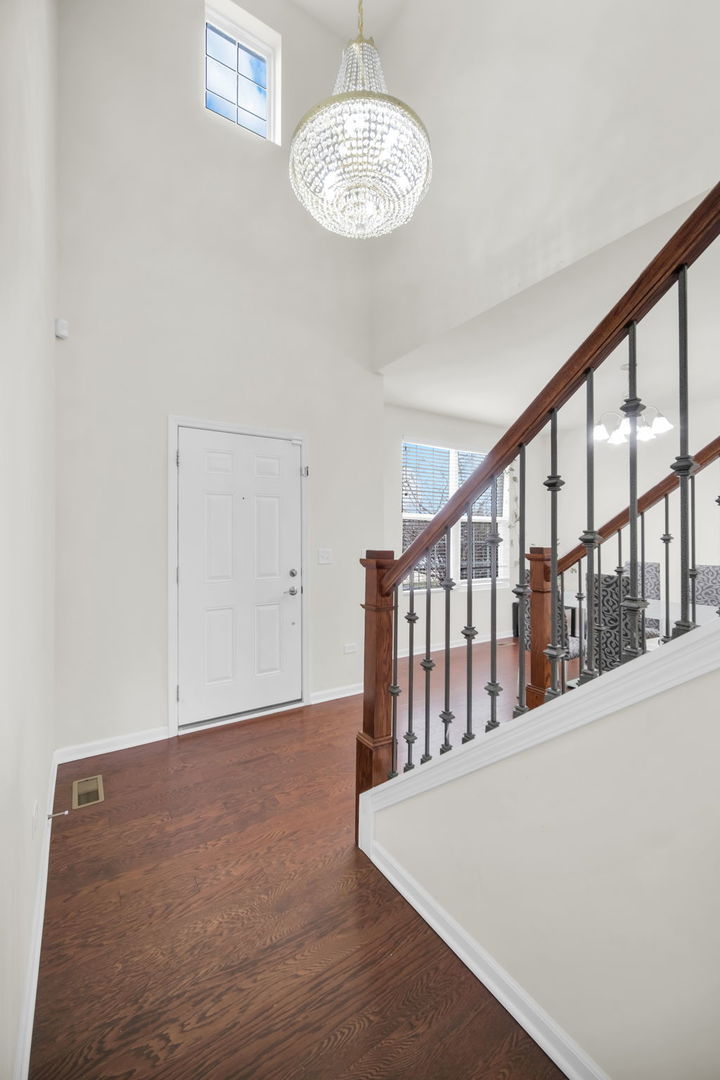 4255 FRASER Circle, Naperville, IL 60564