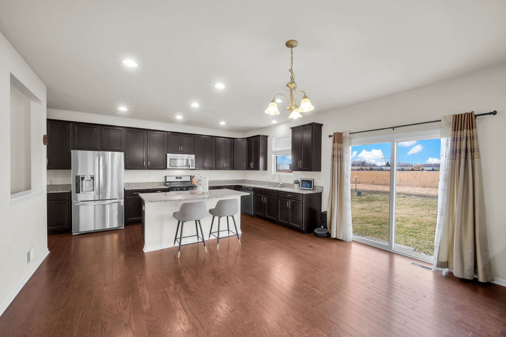 4255 FRASER Circle, Naperville, IL 60564