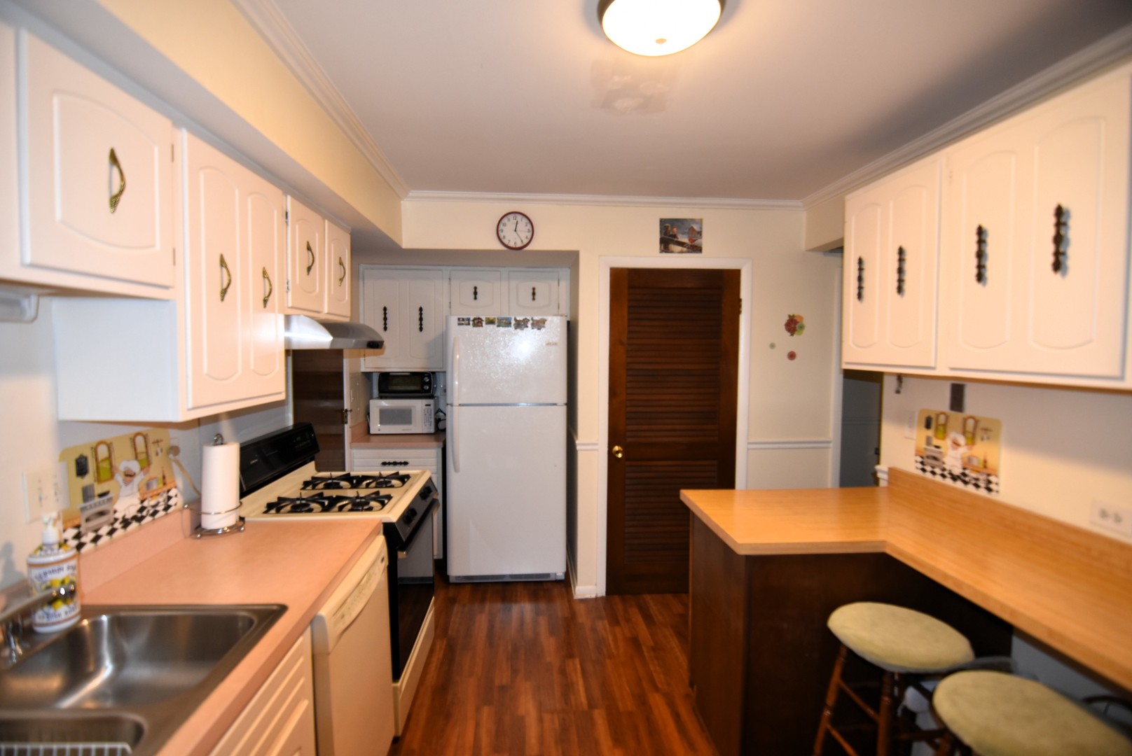 7734 Woodward Avenue #5, Woodridge, IL 60517