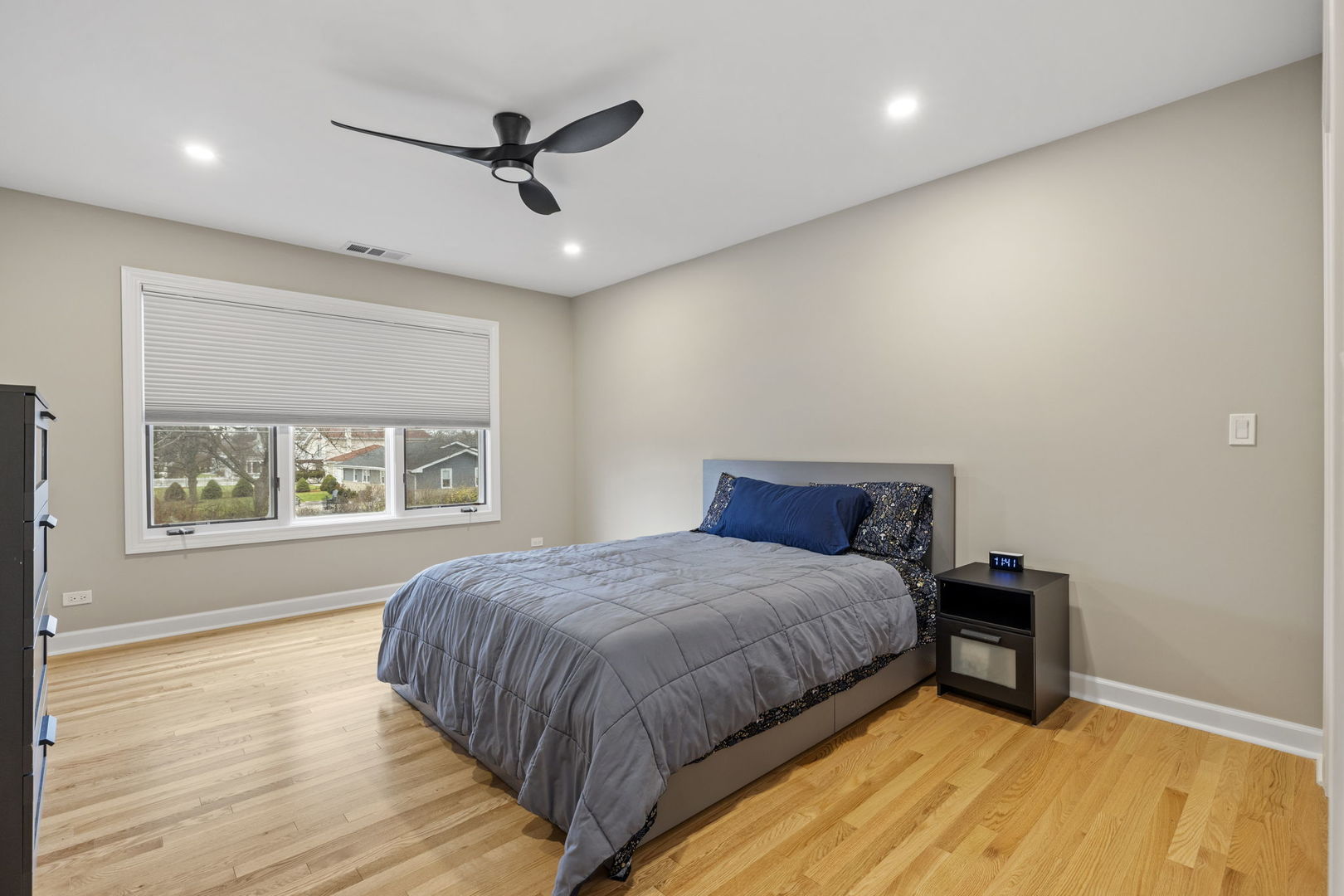 1203 N Burning Bush Lane, Mount Prospect, IL 60056