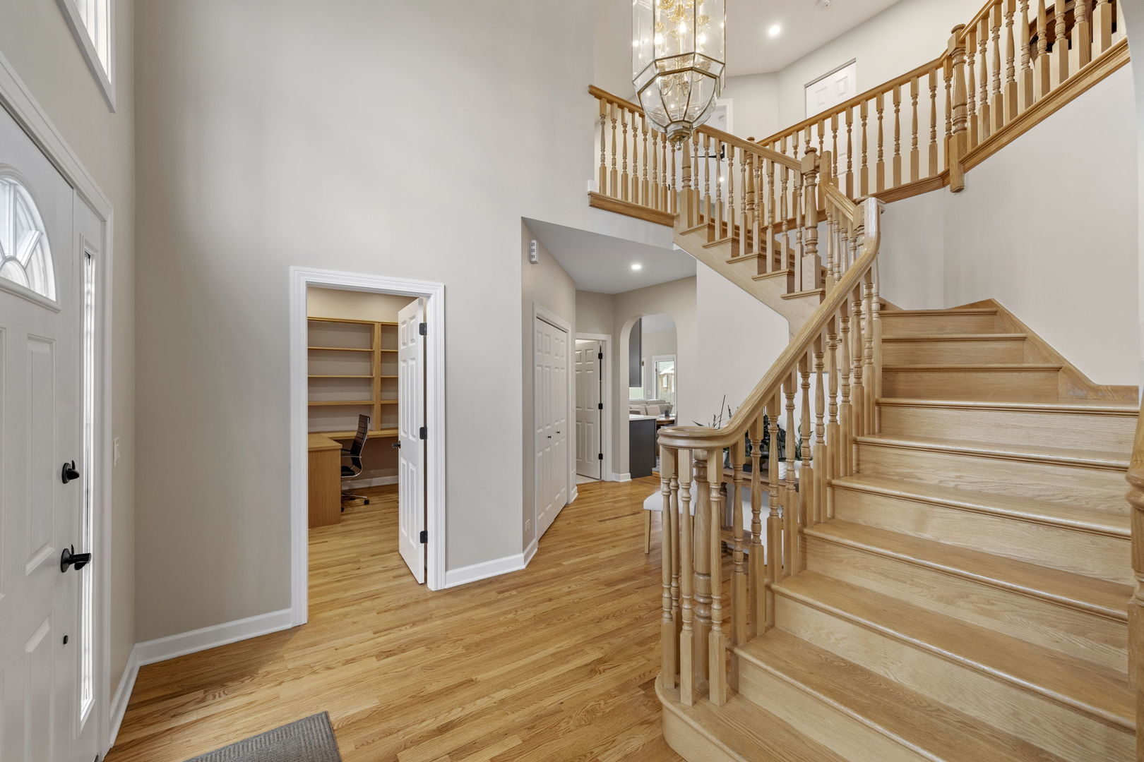 1203 N Burning Bush Lane, Mount Prospect, IL 60056