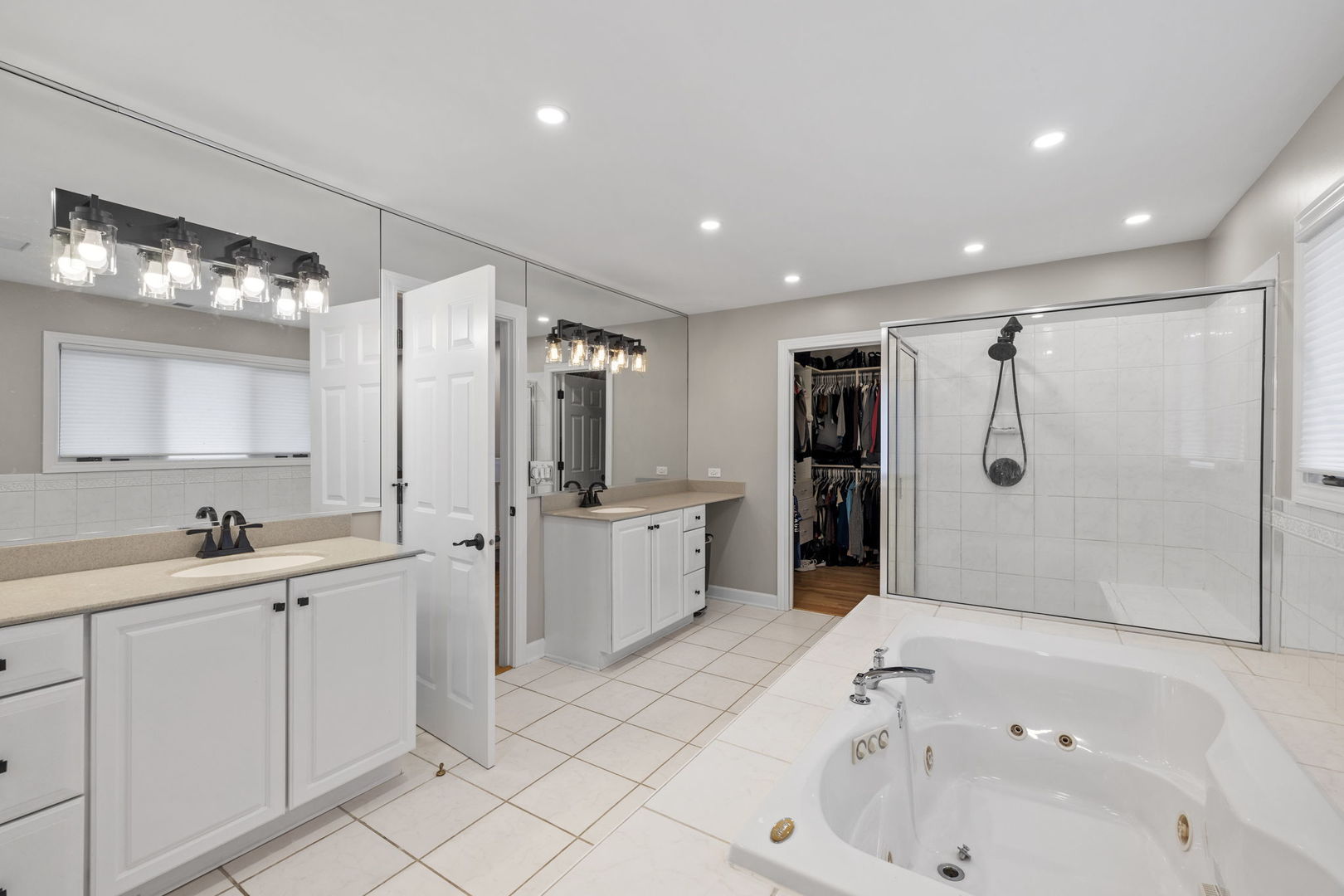 1203 N Burning Bush Lane, Mount Prospect, IL 60056