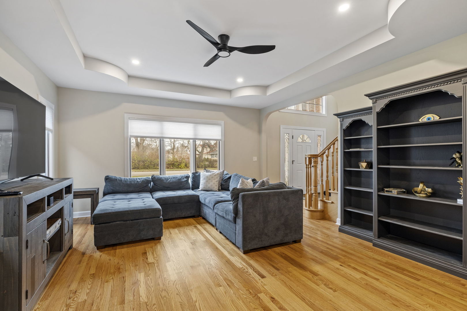 1203 N Burning Bush Lane, Mount Prospect, IL 60056