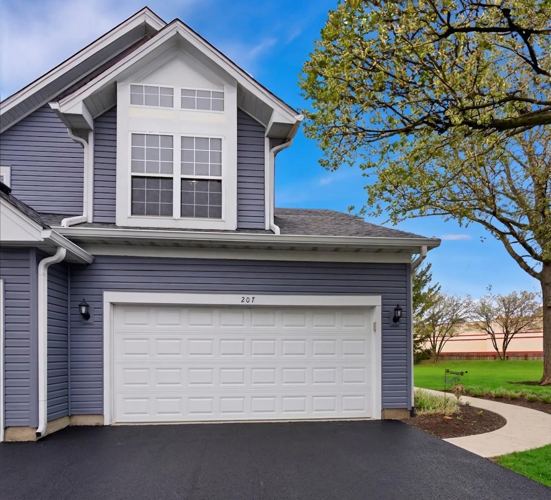 207 Canterbury Court, Oswego, IL 60543