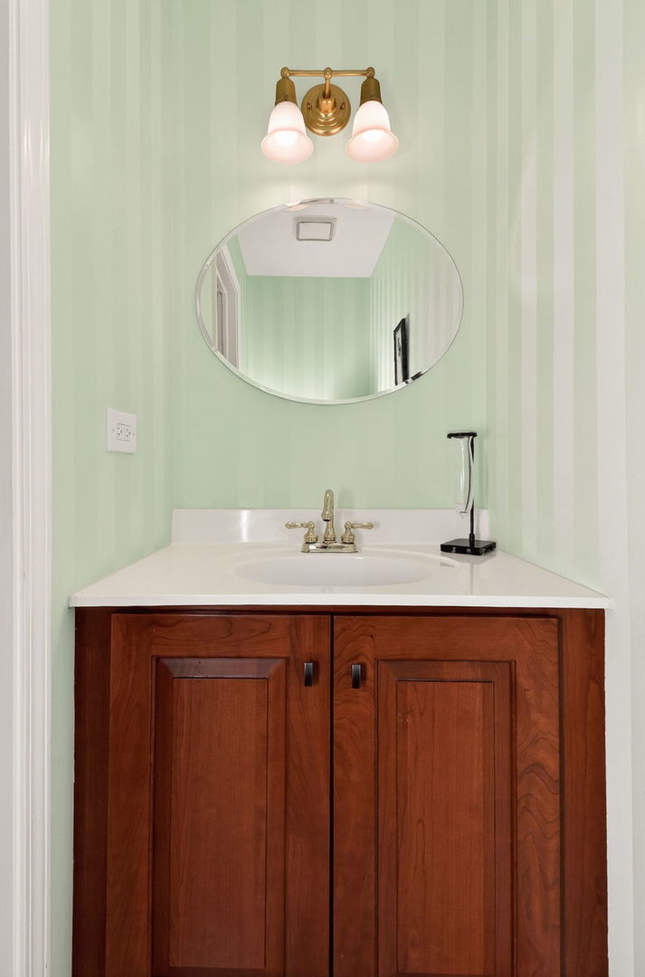 1015 N Auburn Woods Drive, Palatine, IL 60067