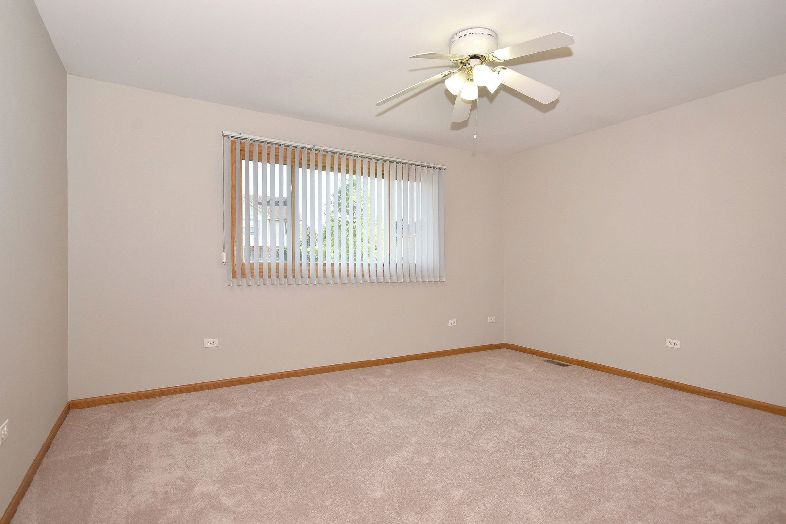 1263 Harleyford Road, Woodridge, IL 60517