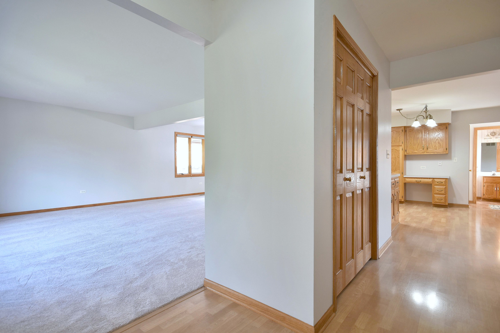 1263 Harleyford Road, Woodridge, IL 60517