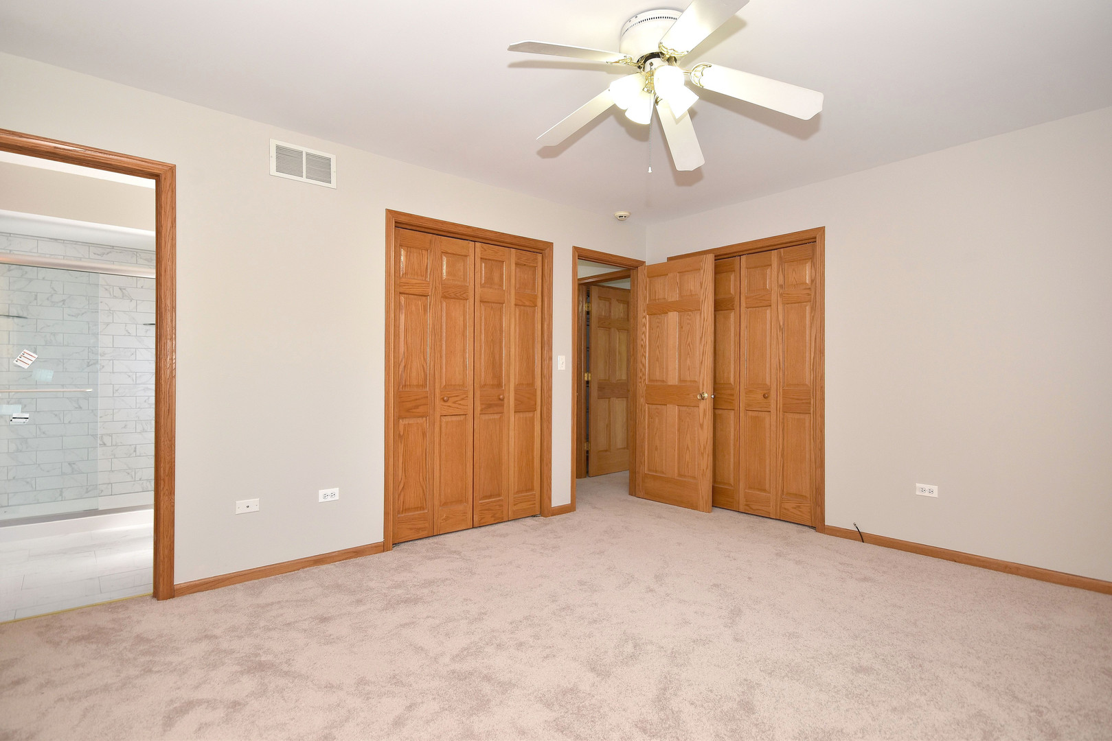 1263 Harleyford Road, Woodridge, IL 60517