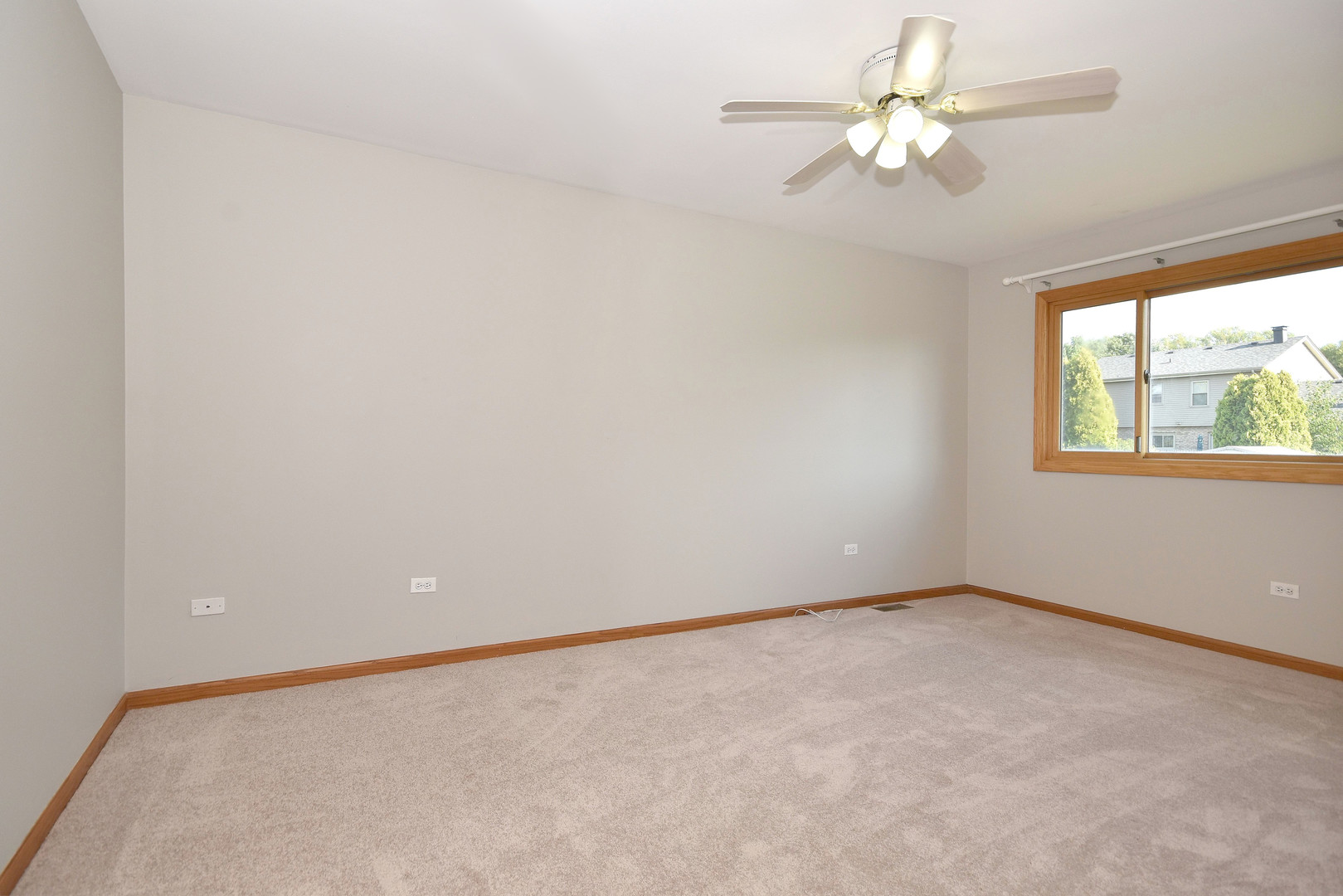 1263 Harleyford Road, Woodridge, IL 60517