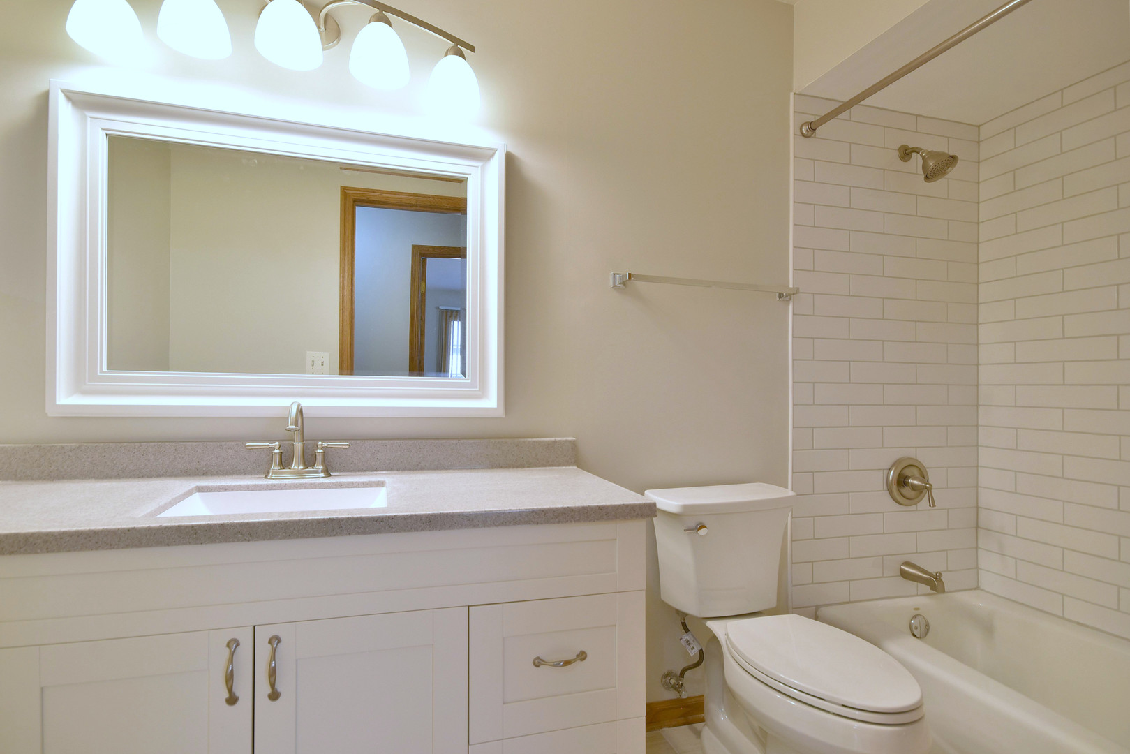 1263 Harleyford Road, Woodridge, IL 60517