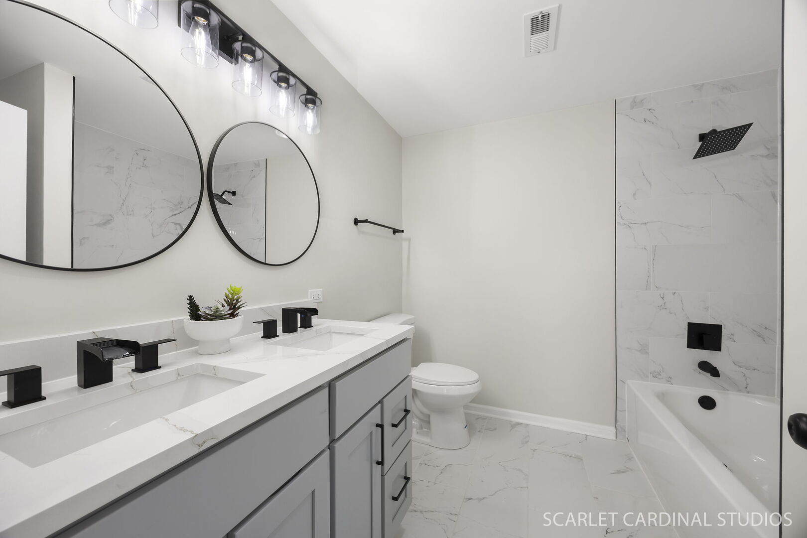 1041 N Elmwood Drive, Aurora, IL 60506