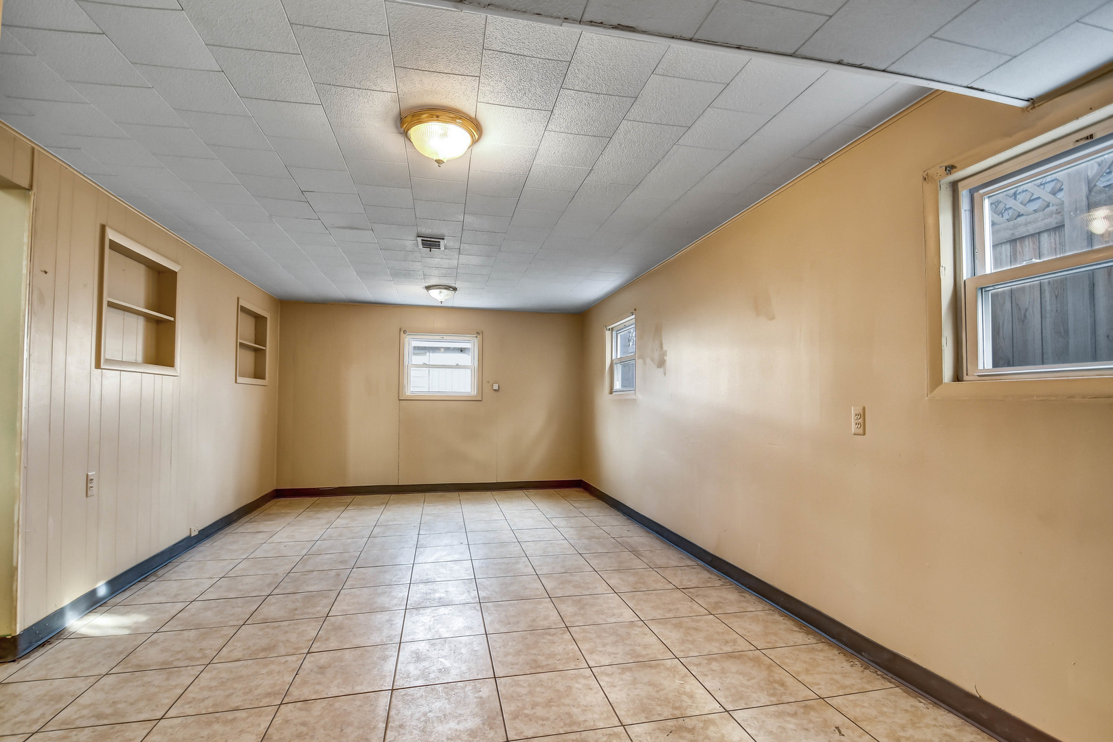 7754 S Mcvicker Avenue, Burbank, IL 60459