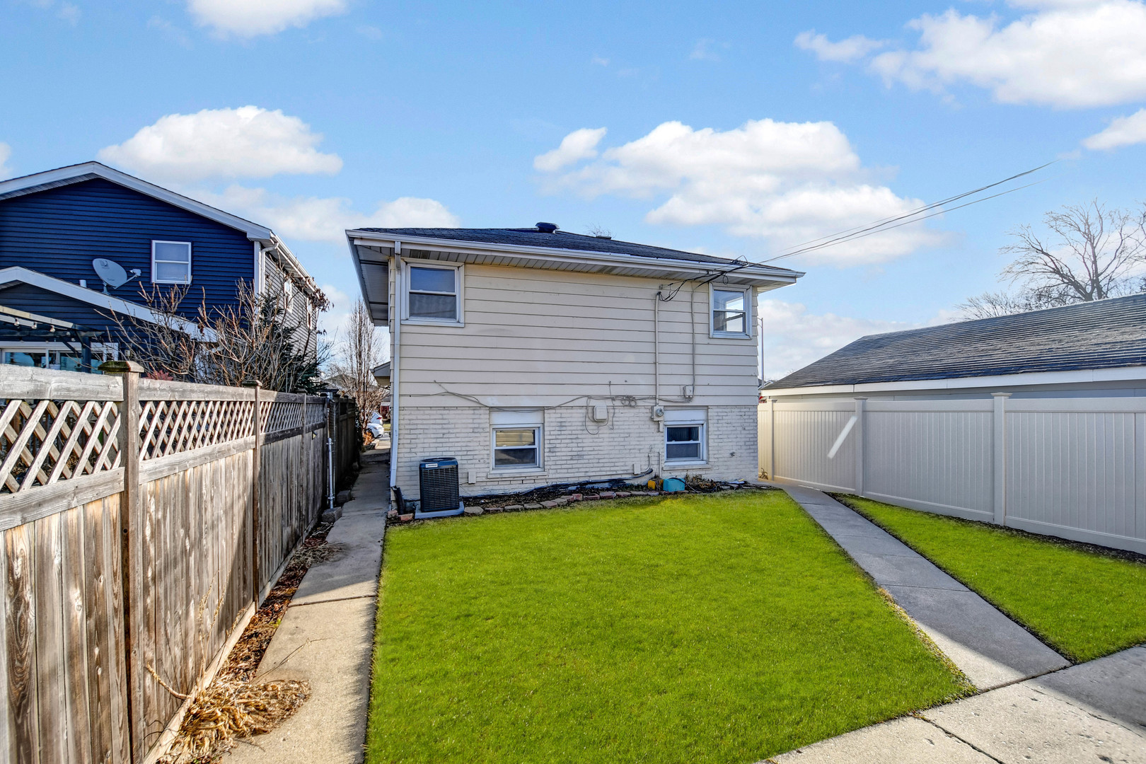 7754 S Mcvicker Avenue, Burbank, IL 60459