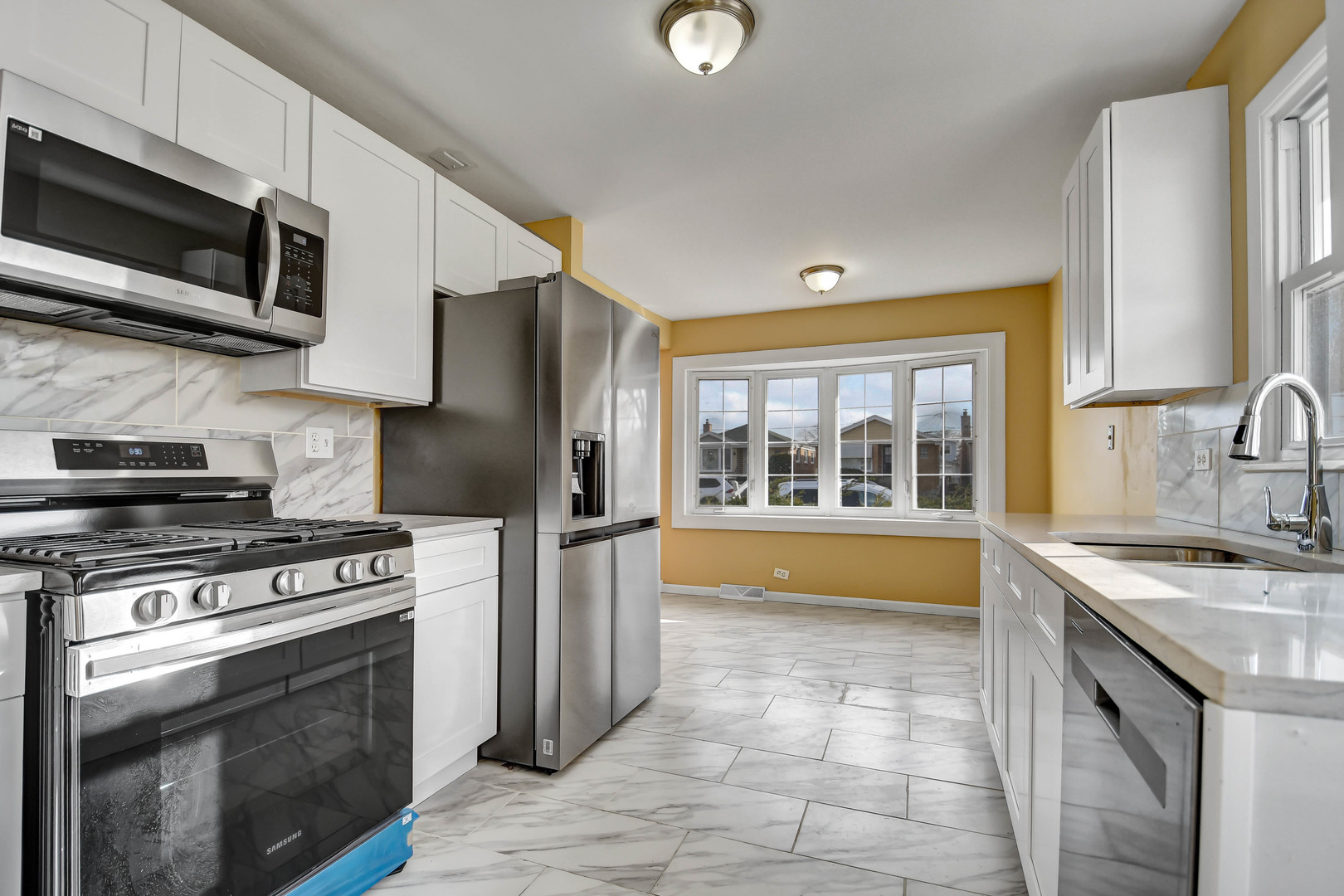 7754 S Mcvicker Avenue, Burbank, IL 60459