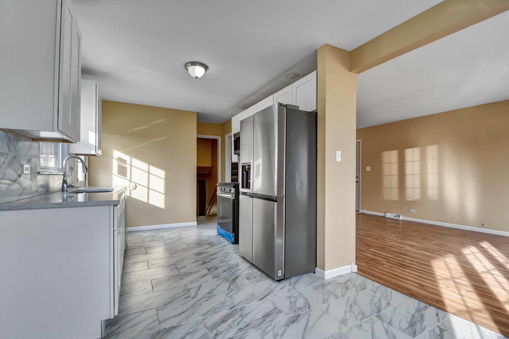 7754 S Mcvicker Avenue, Burbank, IL 60459