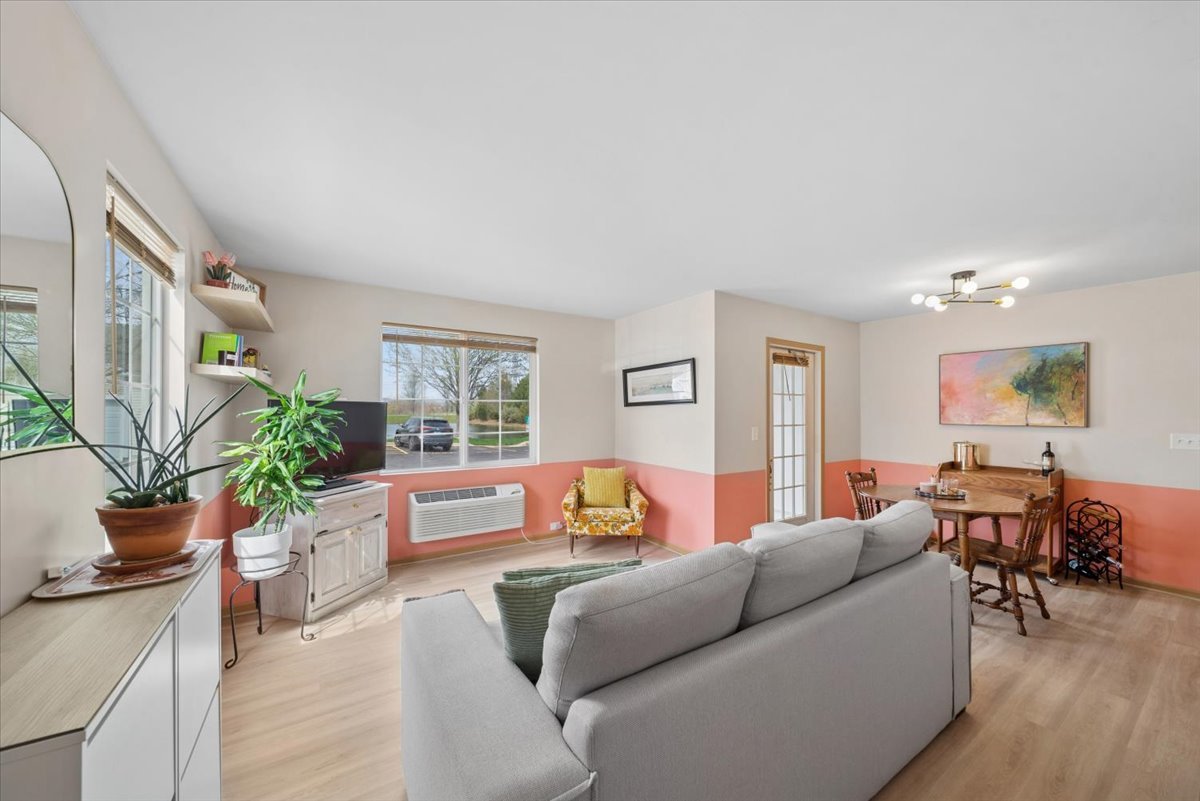 1624 Mcclure Road #1624, Aurora, IL 60505