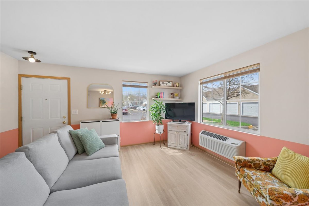 1624 Mcclure Road #1624, Aurora, IL 60505