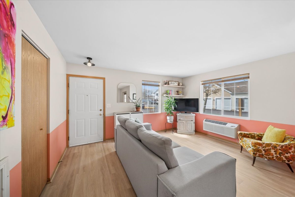 1624 Mcclure Road #1624, Aurora, IL 60505