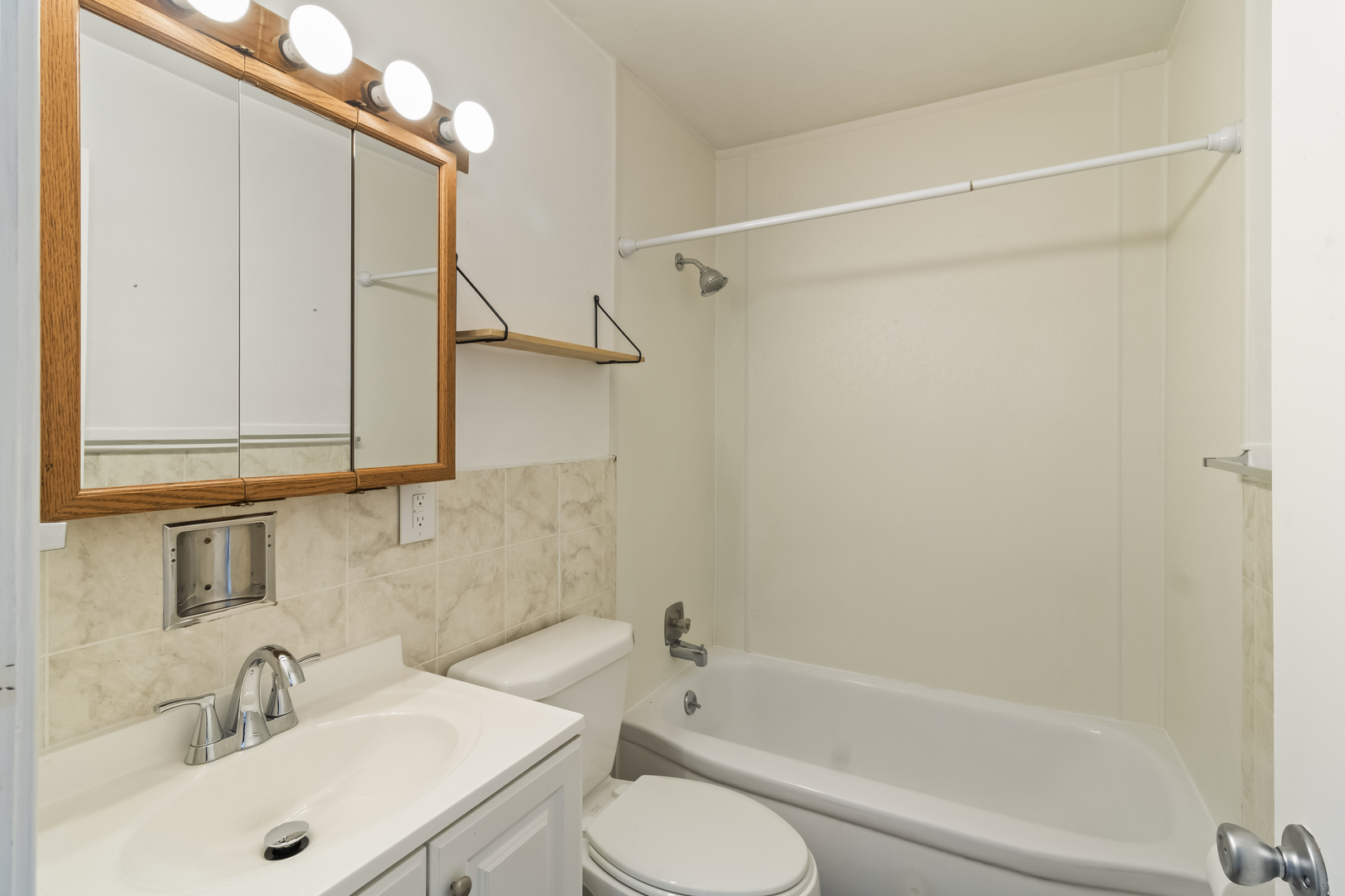 2049 E Hamilton Avenue, Springfield, IL 62702