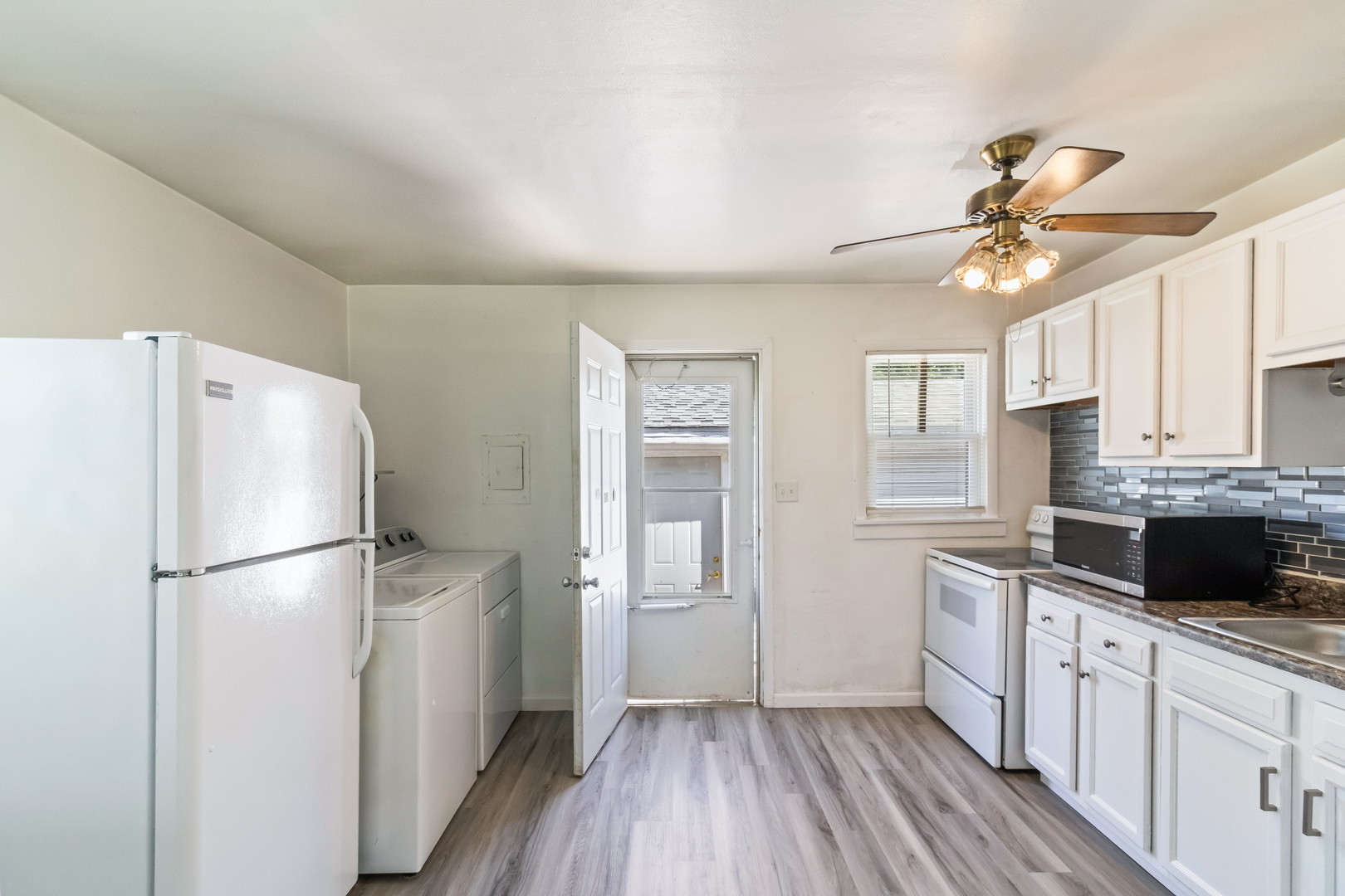 2049 E Hamilton Avenue, Springfield, IL 62702