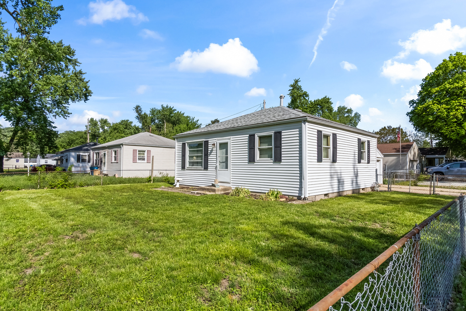 2049 E Hamilton Avenue, Springfield, IL 62702