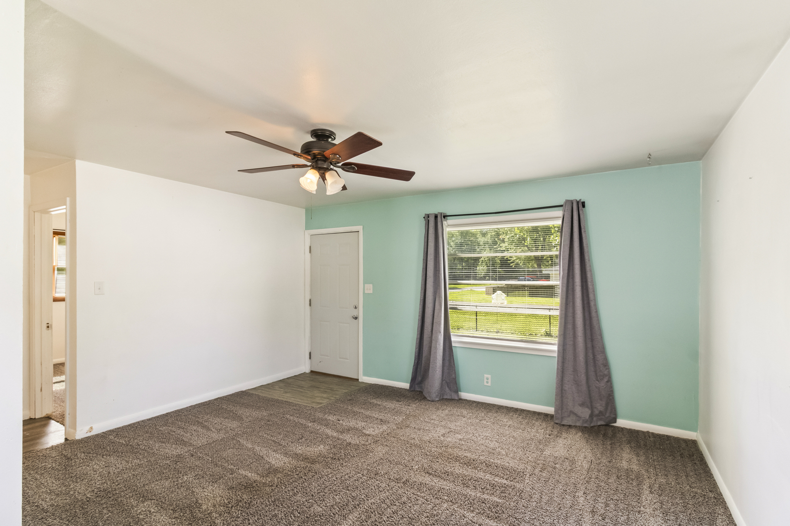 2049 E Hamilton Avenue, Springfield, IL 62702