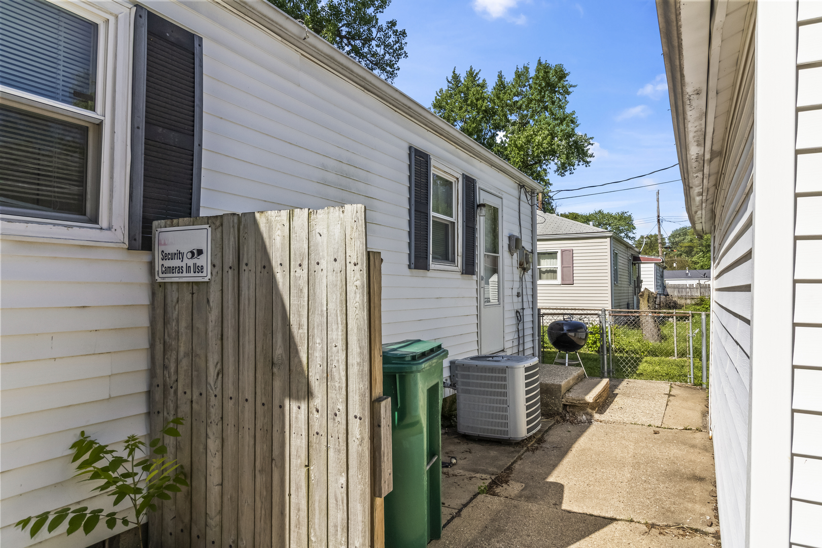 2049 E Hamilton Avenue, Springfield, IL 62702