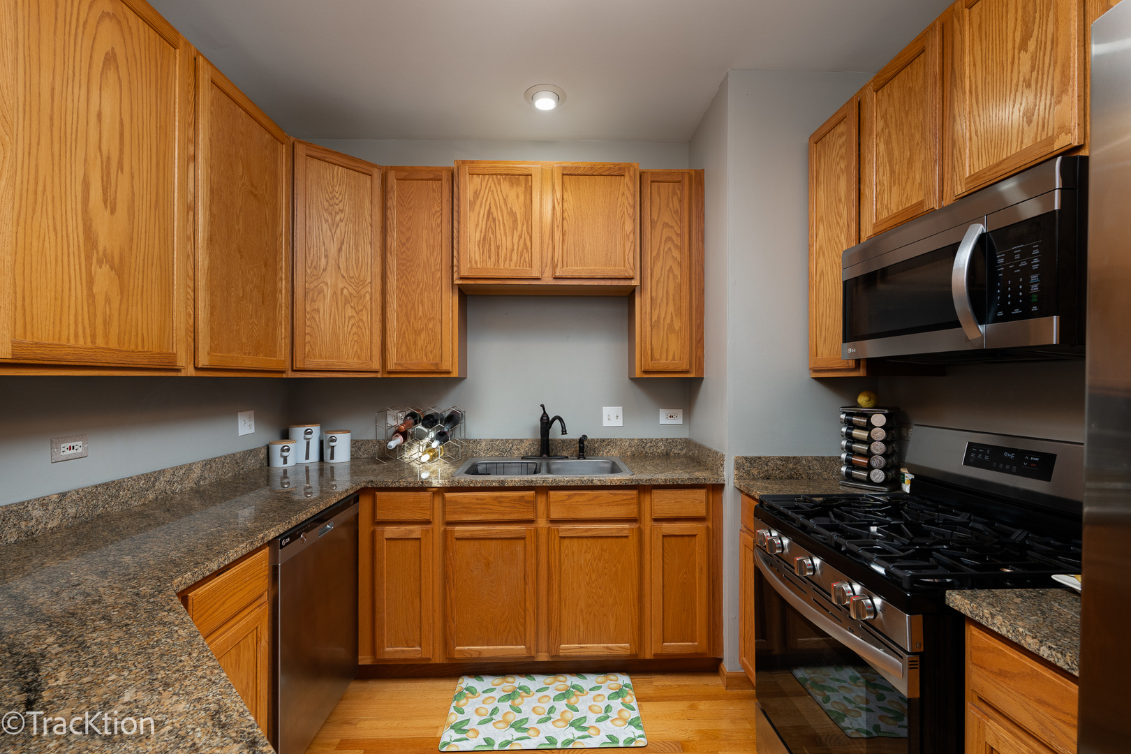 1121 River Bend Lane, Lisle, IL 60532