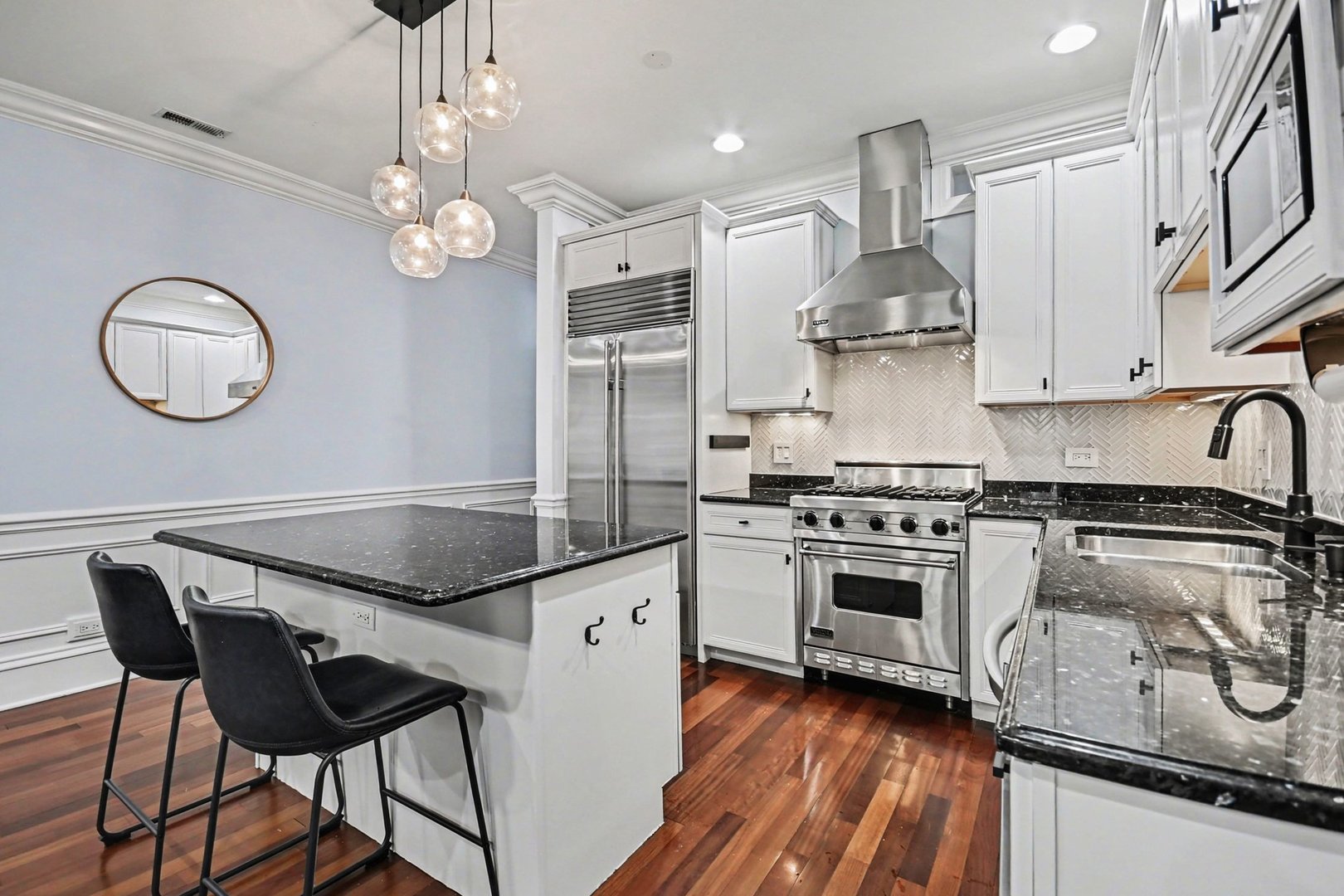 2222 W Belmont Avenue #202, Chicago, IL 60618