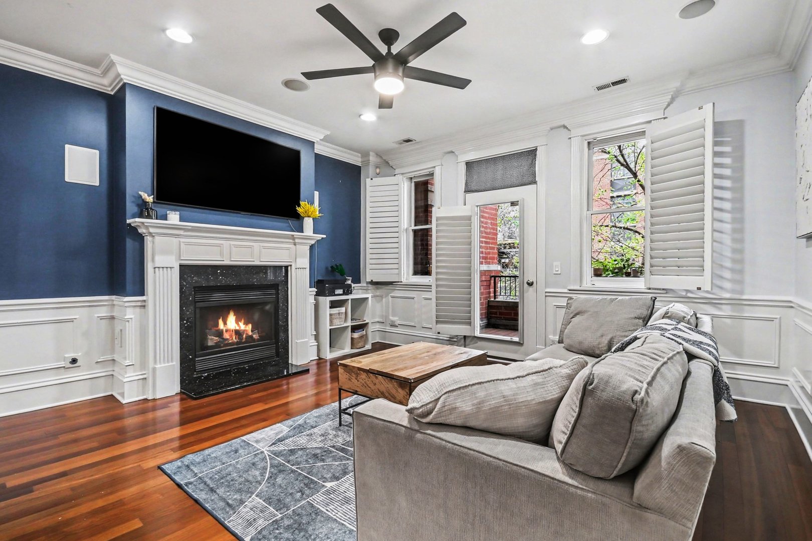 2222 W Belmont Avenue #202, Chicago, IL 60618