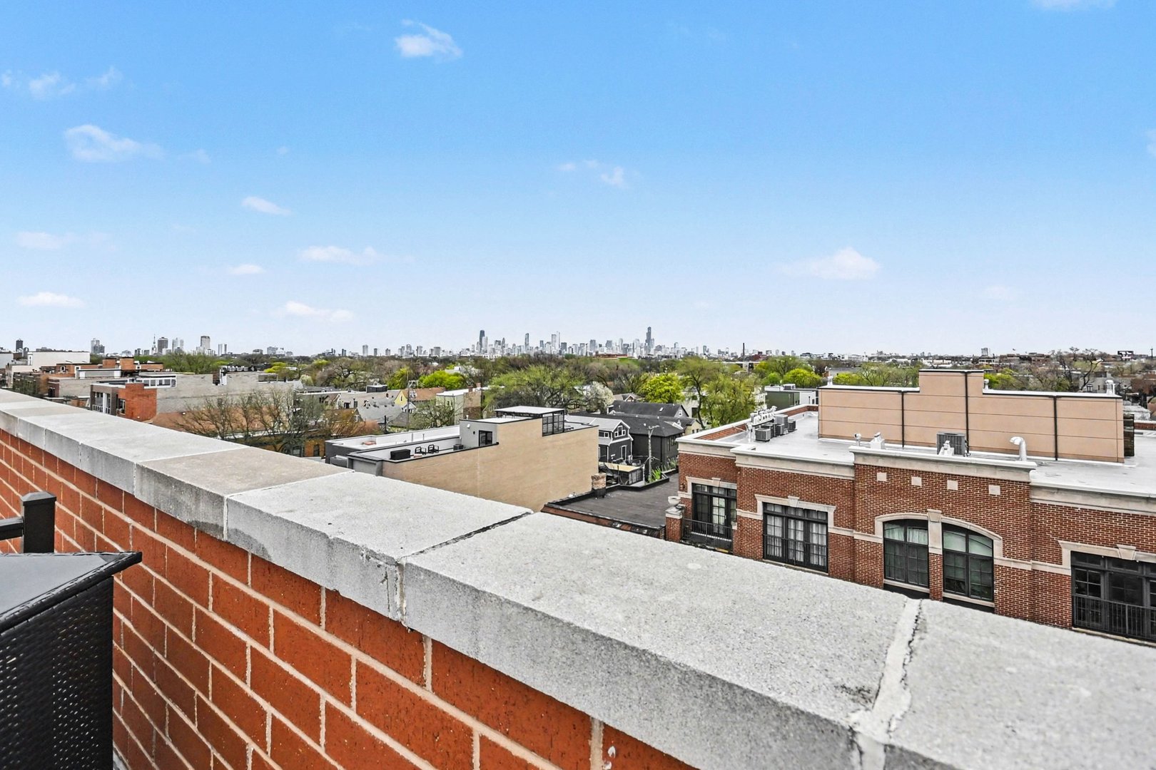 2222 W Belmont Avenue #202, Chicago, IL 60618