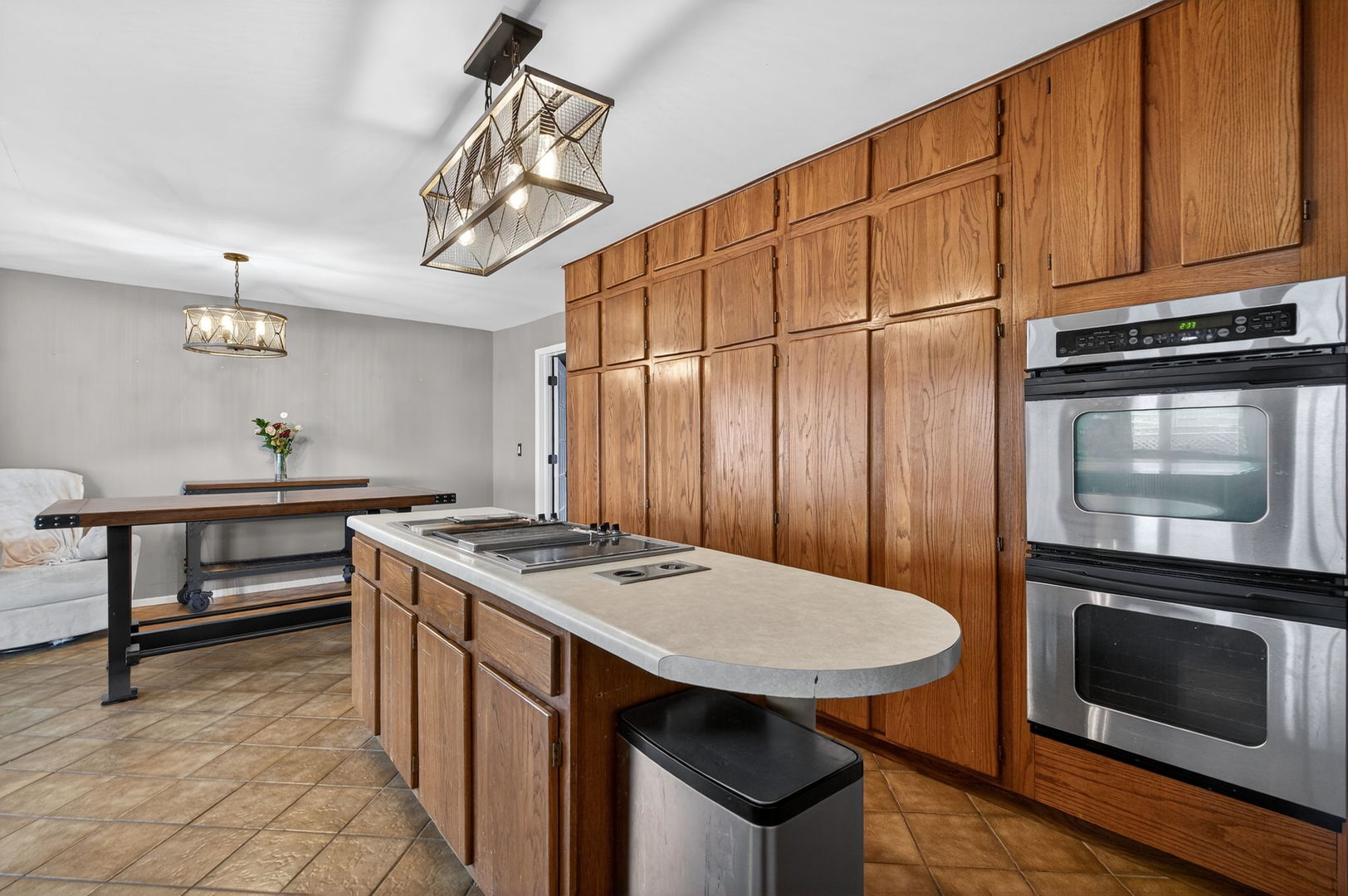 314 Plum Street, Lake In The Hills, IL 60156