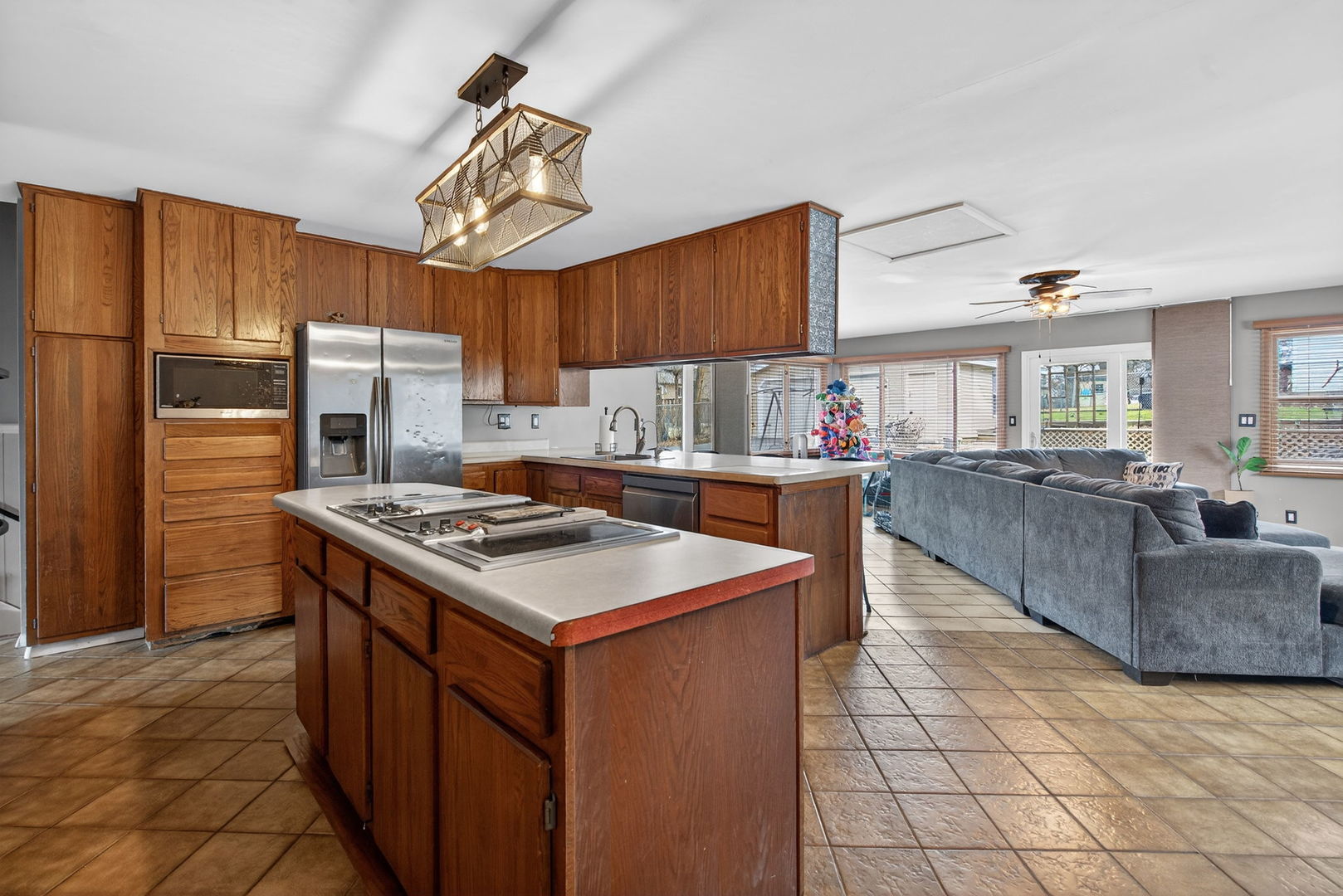 314 Plum Street, Lake In The Hills, IL 60156