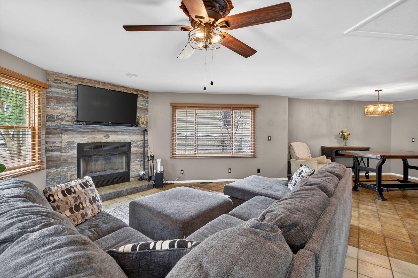 314 Plum Street, Lake In The Hills, IL 60156