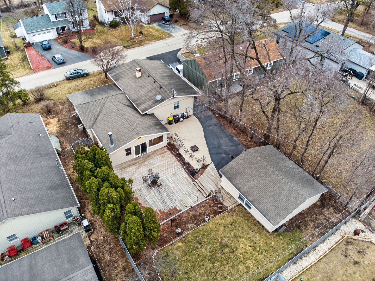 314 Plum Street, Lake In The Hills, IL 60156