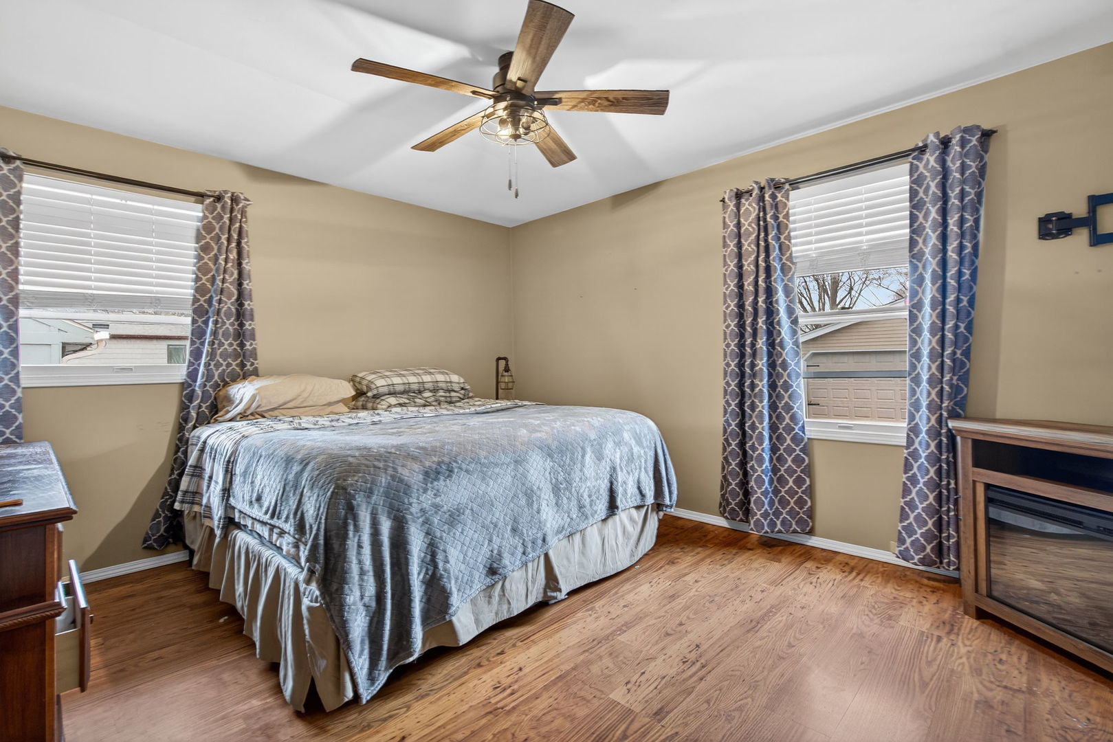 314 Plum Street, Lake In The Hills, IL 60156