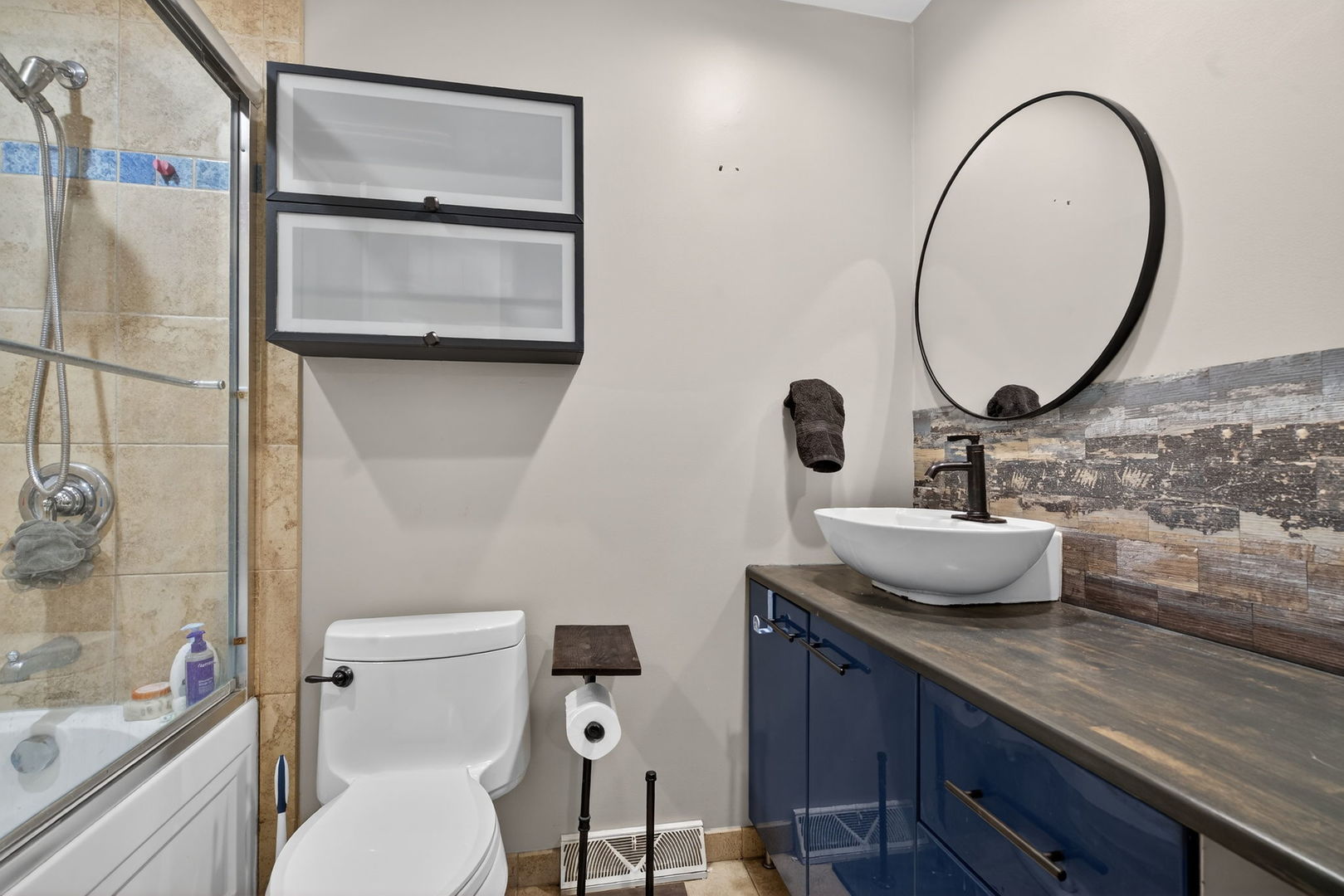 314 Plum Street, Lake In The Hills, IL 60156