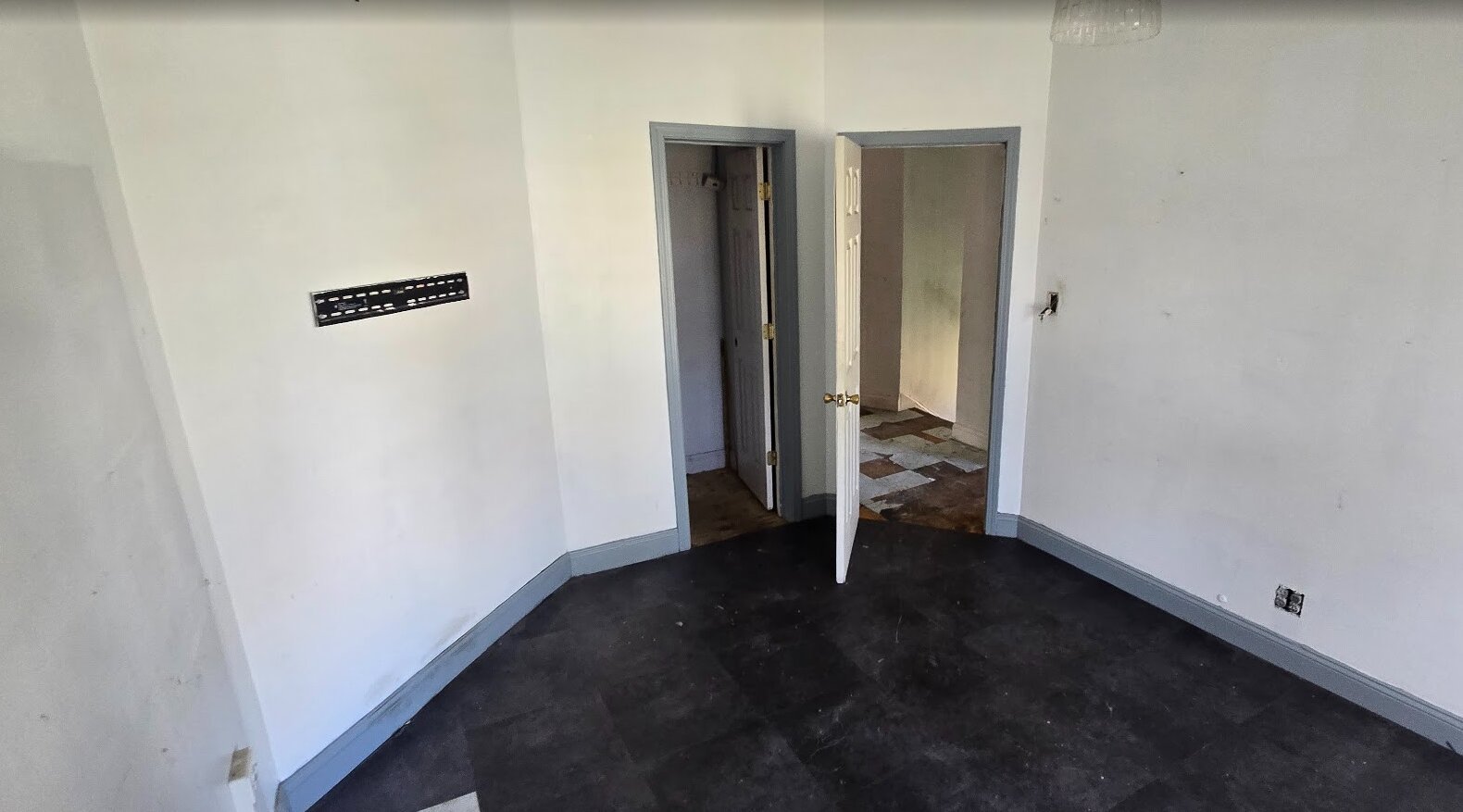 6826 S Parnell Avenue, Chicago, IL 60621